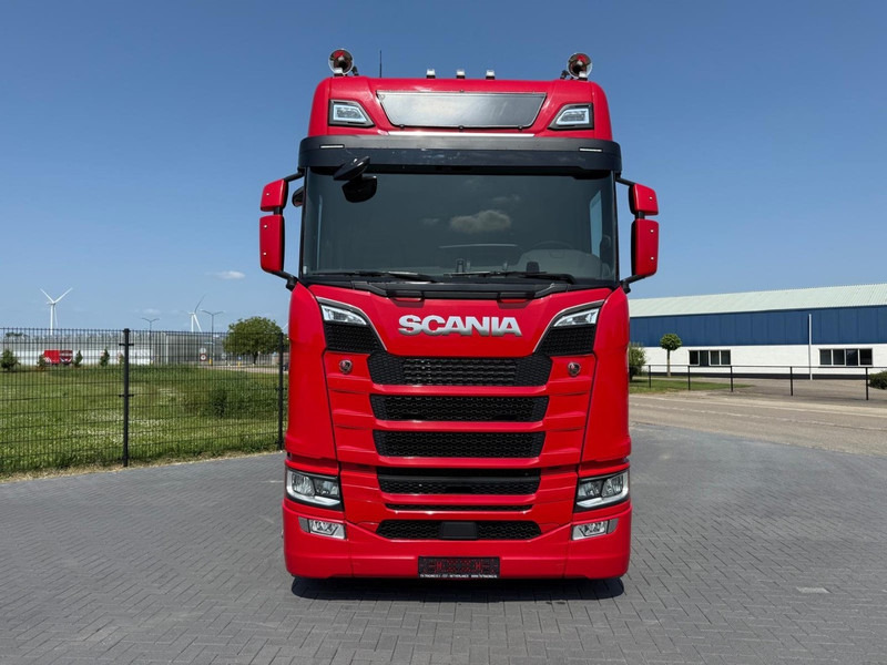 Scania S590 V8 NGS FULL AIR, ALCOA, LEATHER, HYDRAULIC, LIKE NEW. - Tracteur routier: photos 3 Scania S590 V8 NGS FULL AIR, ALCOA, LEATHER, HYDRAULIC, LIKE NEW. - Tracteur routier: photos 3
