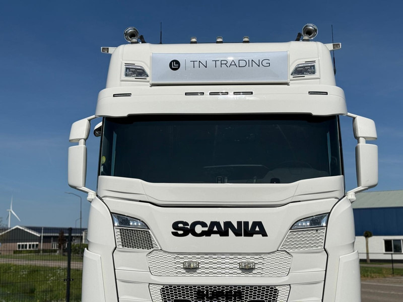 Scania S650 LOW MILEAGE, FULL AIR, LEATHER, ALCOA, RETARDER, TOP. - Tracteur routier: photos 4 Scania S650 LOW MILEAGE, FULL AIR, LEATHER, ALCOA, RETARDER, TOP. - Tracteur routier: photos 4