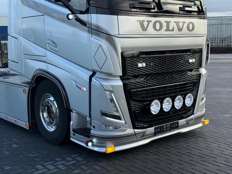 Volvo FH 13.460XL SHOW, ALCOA, INTERIEUR, ALS NIEUW, PUSHER, TOP. - Tracteur routier: photos 5 Volvo FH 13.460XL SHOW, ALCOA, INTERIEUR, ALS NIEUW, PUSHER, TOP. - Tracteur routier: photos 5