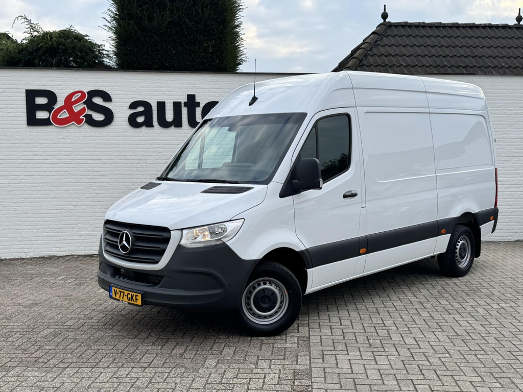 Mercedes-Benz Sprinter-317 1.9 CDI L2 9G laadruimte bekleed Leder Camera Clima M-bux media systeem DAB - Fourgon utilitaire: photos 1 Mercedes-Benz Sprinter-317 1.9 CDI L2 9G laadruimte bekleed Leder Camera Clima M-bux media systeem DAB - Fourgon utilitaire: photos 1