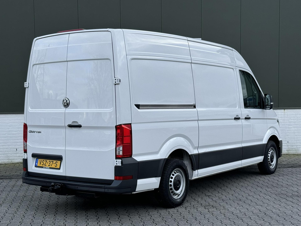 Volkswagen Crafter-30 2.0 TDI L3H3 Highline Carplay DAB Cruise Verwarmde voorruit Trekhaak Lat om Lat - Fourgon utilitaire: photos 2 Volkswagen Crafter-30 2.0 TDI L3H3 Highline Carplay DAB Cruise Verwarmde voorruit Trekhaak Lat om Lat - Fourgon utilitaire: photos 2