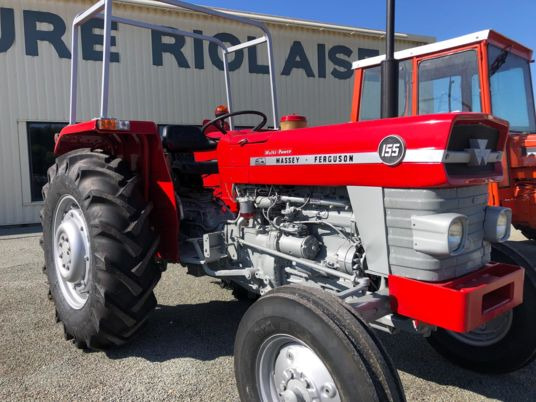 Massey Ferguson 155 arceau à 12 500 € sans tva - Tracteur agricole: photos 1 Massey Ferguson 155 arceau à 12 500 € sans tva - Tracteur agricole: photos 1