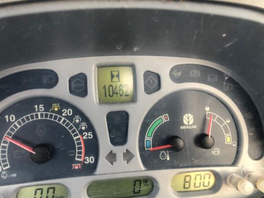 New Holland TL100A tracteur - Tracteur agricole: photos 4 New Holland TL100A tracteur - Tracteur agricole: photos 4