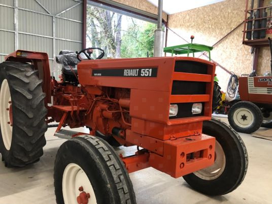 Renault 551 Tracteur sans cabine à 13 500 € exo de tva - Tracteur agricole: photos 3 Renault 551 Tracteur sans cabine à 13 500 € exo de tva - Tracteur agricole: photos 3