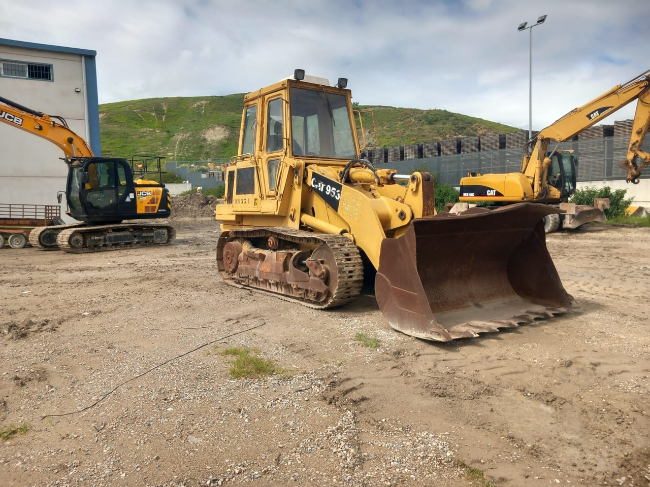 CATERPILLAR 953 - Engins de chantier: photos 5 CATERPILLAR 953 - Engins de chantier: photos 5