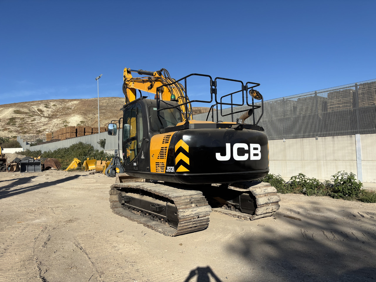 JCB JS131LC - Pelle sur chenille: photos 3 JCB JS131LC - Pelle sur chenille: photos 3