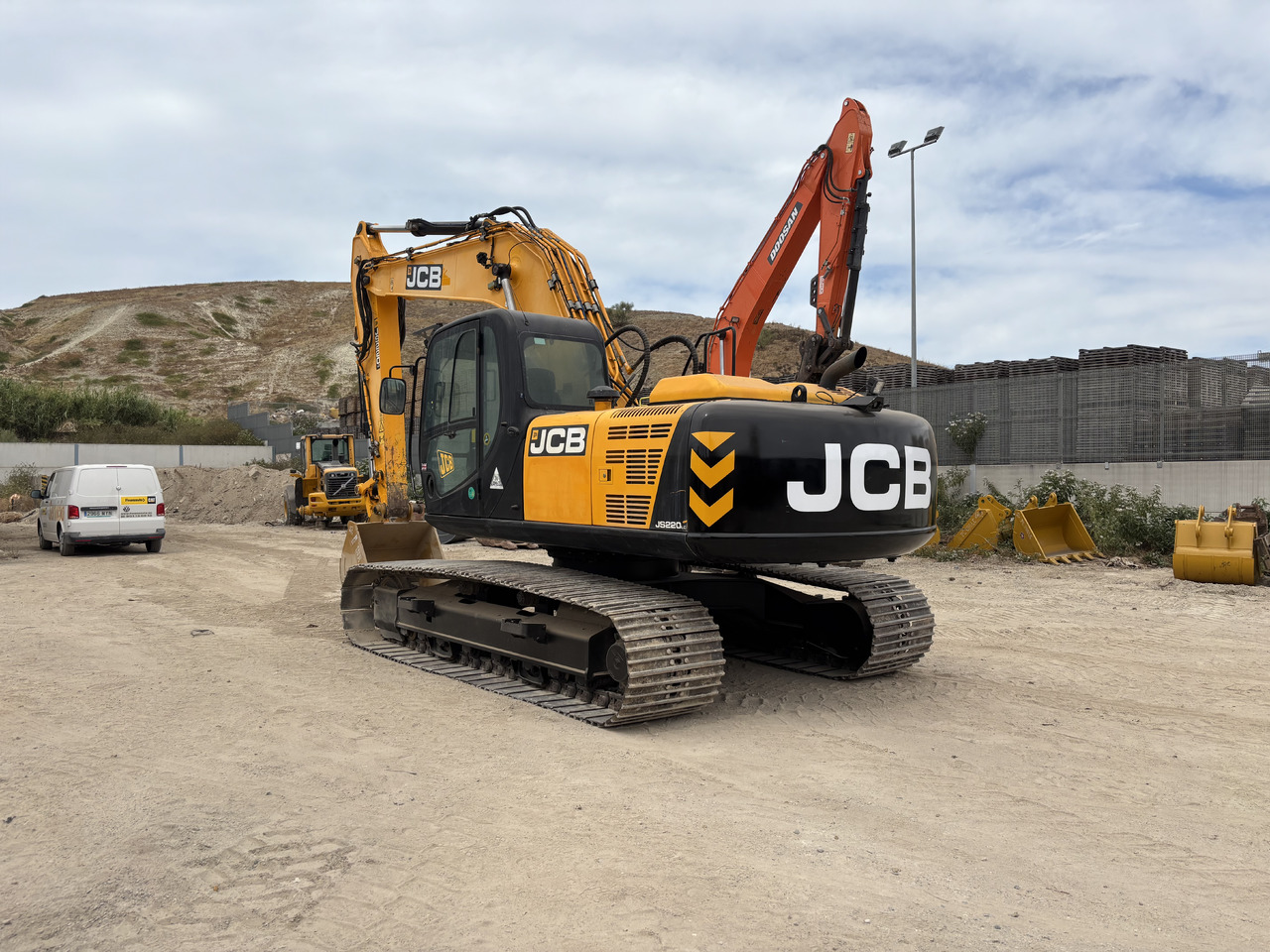 JCB JS220LC - Pelle sur chenille: photos 3 JCB JS220LC - Pelle sur chenille: photos 3