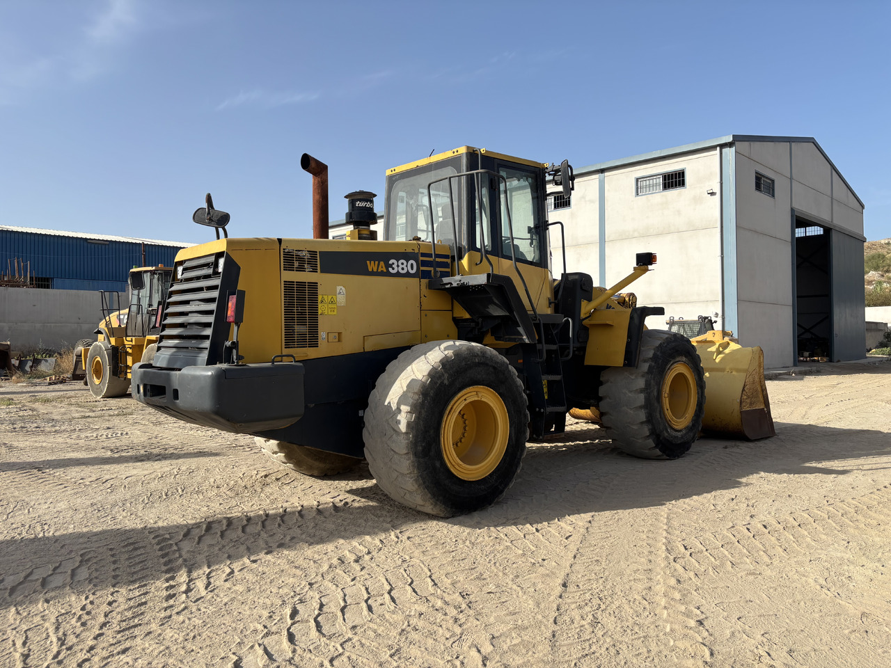 KOMATSU WA380-6 - Chargeuse: photos 5 KOMATSU WA380-6 - Chargeuse: photos 5