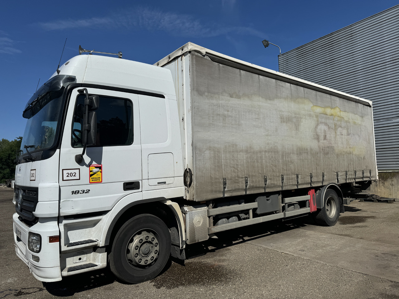 MERCEDES-BENZ ACTROS 1832 - Camion à rideaux coulissants: photos 2 MERCEDES-BENZ ACTROS 1832 - Camion à rideaux coulissants: photos 2