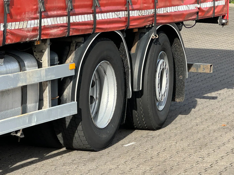 DAF CF 330 6X2*4 Schuifzeil / Laadklep / Kooiaap 05-2026 Apk! - Camion à rideaux coulissants: photos 3 DAF CF 330 6X2*4 Schuifzeil / Laadklep / Kooiaap 05-2026 Apk! - Camion à rideaux coulissants: photos 3