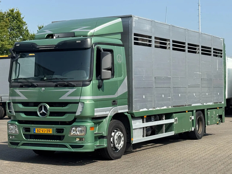 Mercedes-Benz Actros 1832 L 1 - 2 Stock Animal Transport - Camion bétaillère: photos 1 Mercedes-Benz Actros 1832 L 1 - 2 Stock Animal Transport - Camion bétaillère: photos 1