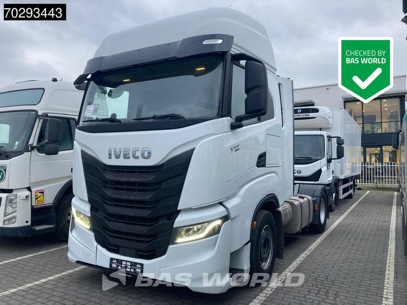 Iveco S-Way 490 4X2 Retarder Standairco 2xTanks ACC LED Navi Euro 6 - Tracteur routier: photos 1 Iveco S-Way 490 4X2 Retarder Standairco 2xTanks ACC LED Navi Euro 6 - Tracteur routier: photos 1