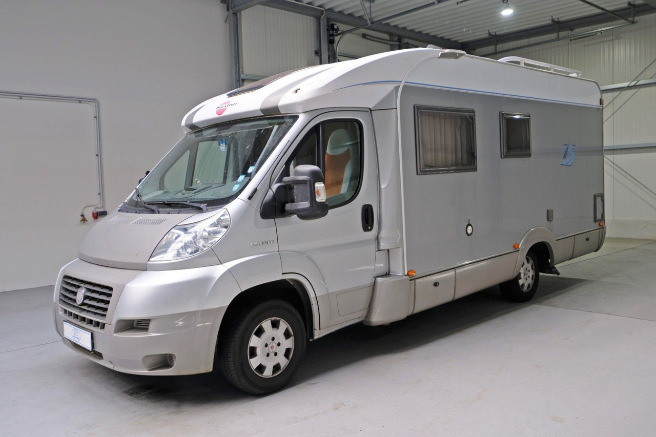 Bürstner Solano T 615/1.Hand/Festbett/Klimaanlage/Markise - Camping-car profilé: photos 2 Bürstner Solano T 615/1.Hand/Festbett/Klimaanlage/Markise - Camping-car profilé: photos 2
