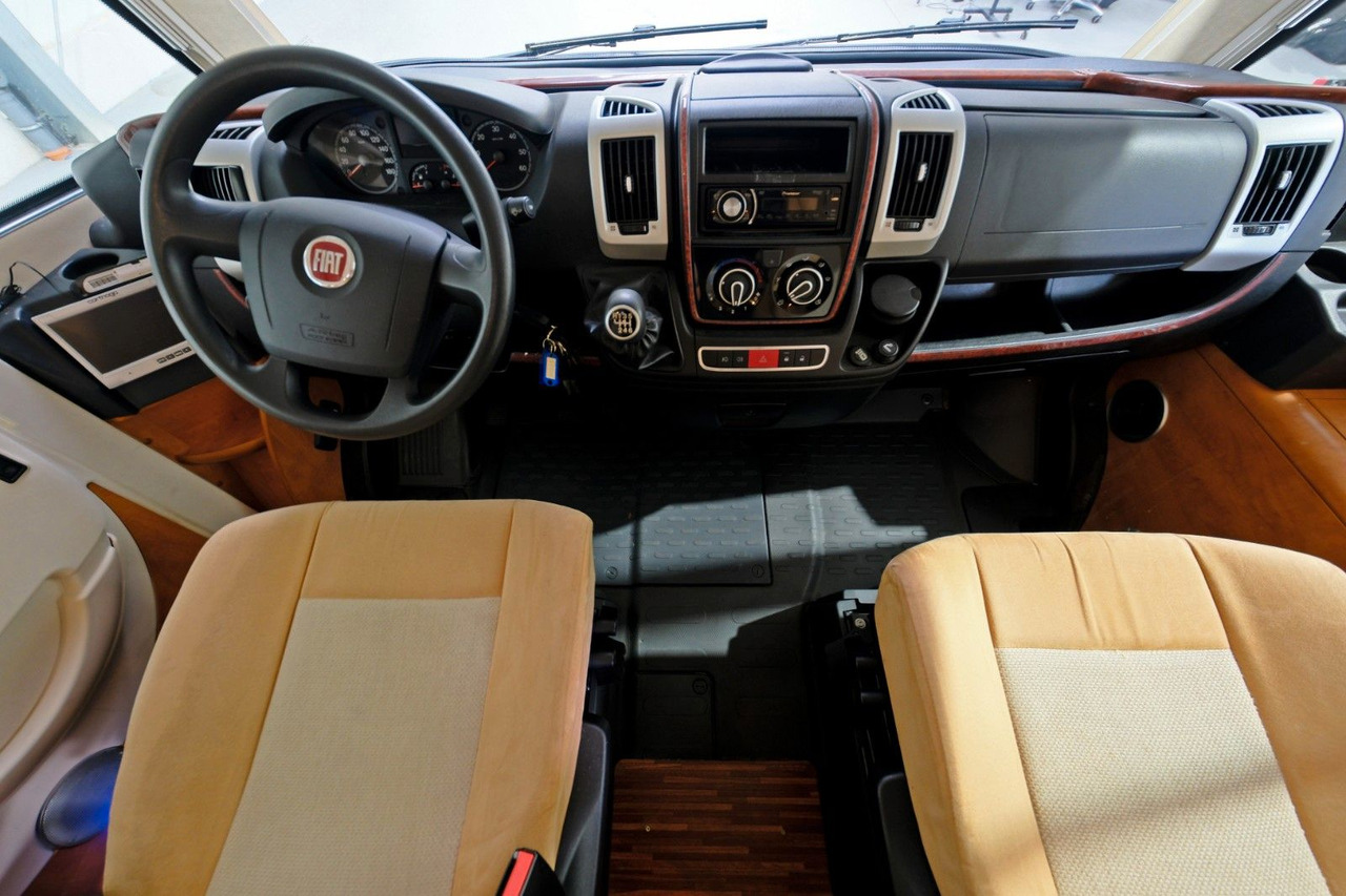 Carthago Chic-C-Line I 5.0/Queensbett+Hubbett/Klima/Solar - Camping-car intégral: photos 5 Carthago Chic-C-Line I 5.0/Queensbett+Hubbett/Klima/Solar - Camping-car intégral: photos 5