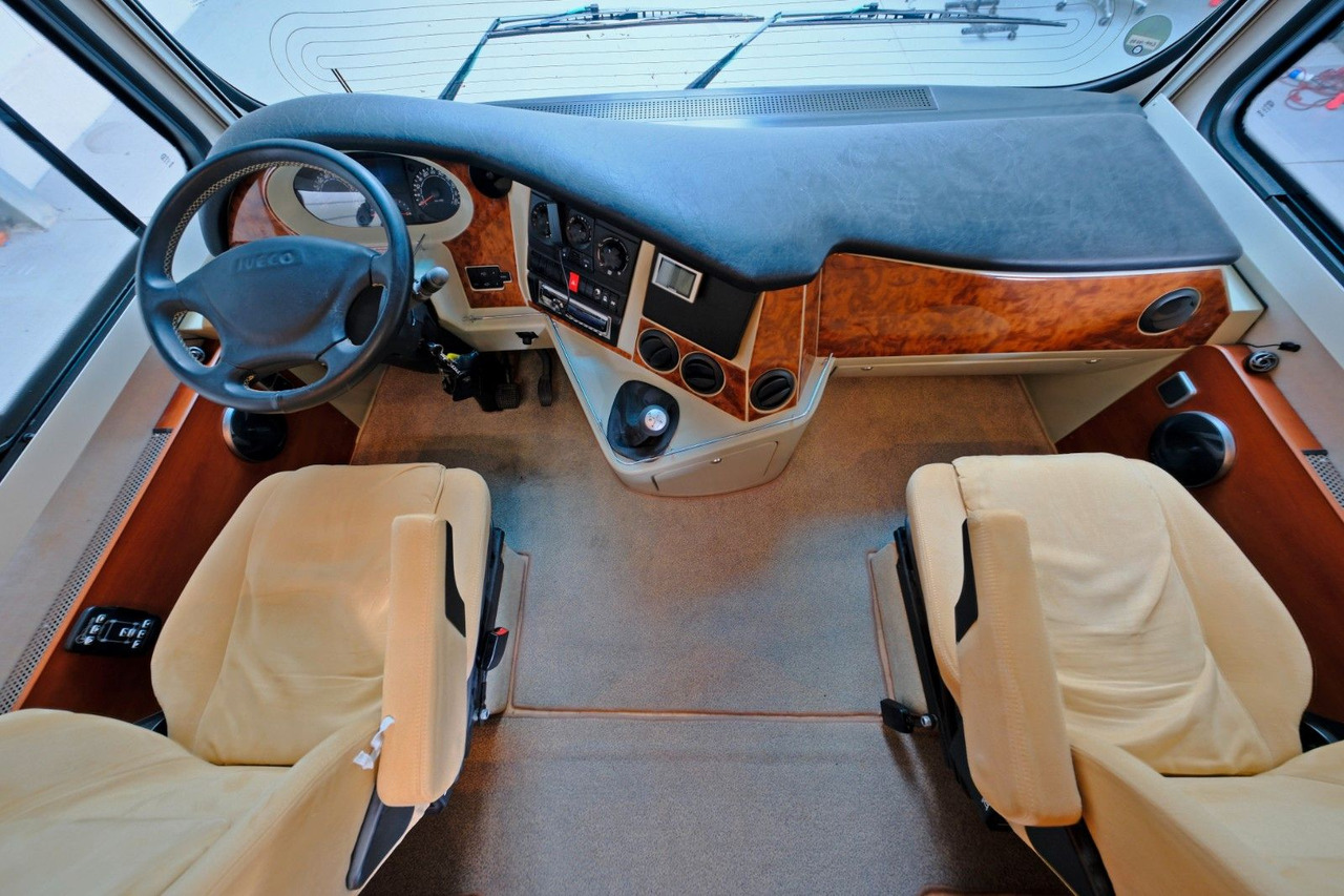 Concorde Carver I 692 H/Automatik/Festbett+Hubbett/Solar - Camping-car intégral: photos 5 Concorde Carver I 692 H/Automatik/Festbett+Hubbett/Solar - Camping-car intégral: photos 5