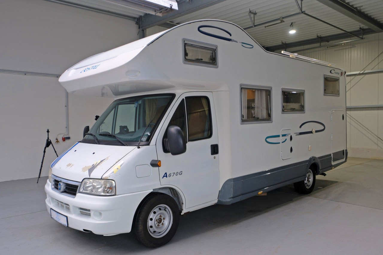 Cristall A 670 G/Automatik/Festbett/Garage/Solar/Markise - Camping-car capucine: photos 2 Cristall A 670 G/Automatik/Festbett/Garage/Solar/Markise - Camping-car capucine: photos 2