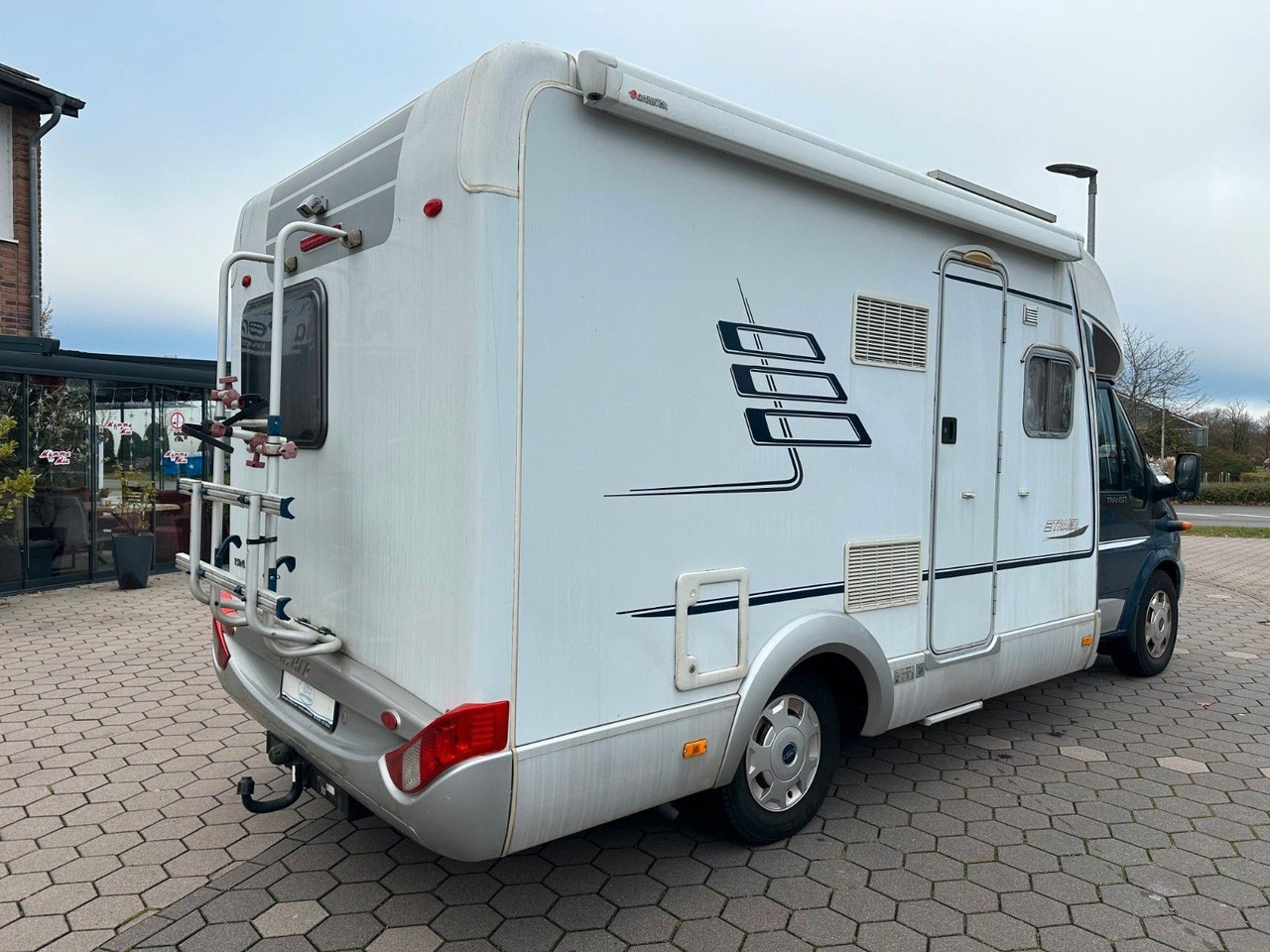 HYMER / ERIBA / HYMERCAR TRAMP T 572 CL/Festbett/Klima/Markise HYMER / ERIBA / HYMERCAR TRAMP T 572 CL/Festbett/Klima/Markise - Camping-car profilé: photos 4 HYMER / ERIBA / HYMERCAR TRAMP T 572 CL/Festbett/Klima/Markise HYMER / ERIBA / HYMERCAR TRAMP T 572 CL/Festbett/Klima/Markise - Camping-car profilé: photos 4