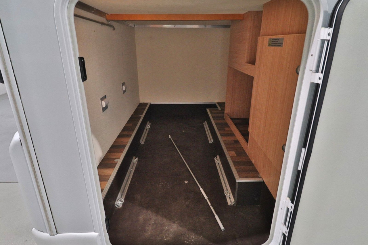 Knaus Sky Wave 650 MG/Festbett+Hubbett/Garage/Klima - Camping-car profilé: photos 5 Knaus Sky Wave 650 MG/Festbett+Hubbett/Garage/Klima - Camping-car profilé: photos 5