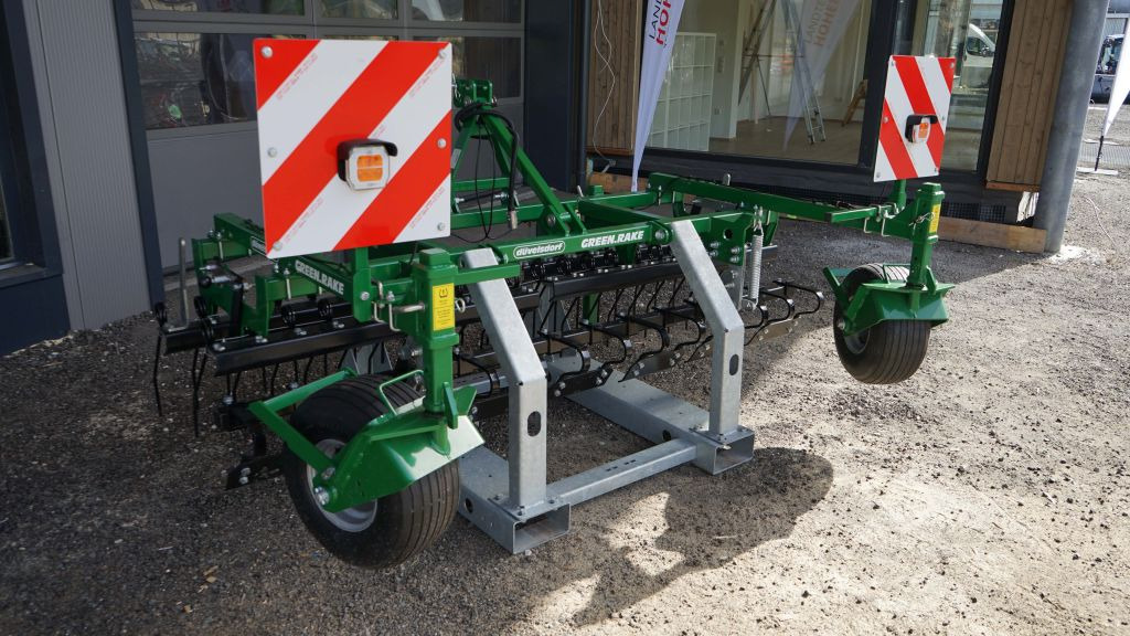 Düvelsdorf GREEN.RAKE vario 2,5m (20605) - Herse étrille: photos 5 Düvelsdorf GREEN.RAKE vario 2,5m (20605) - Herse étrille: photos 5