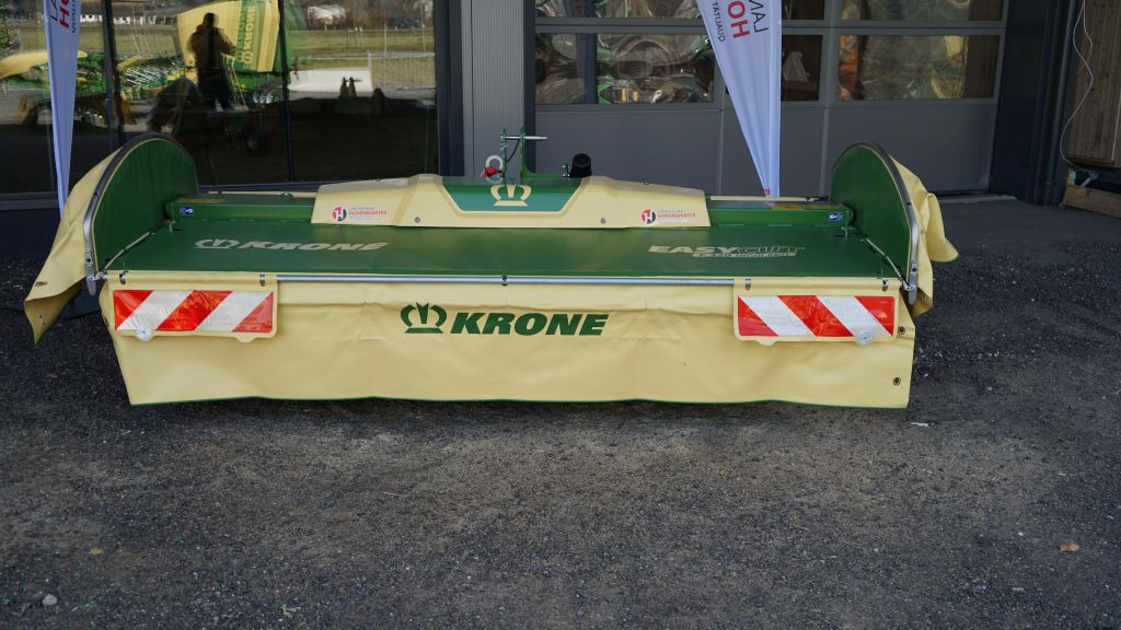 Krone EasyCut F320 Highland (20688) - Faucheuse: photos 2 Krone EasyCut F320 Highland (20688) - Faucheuse: photos 2