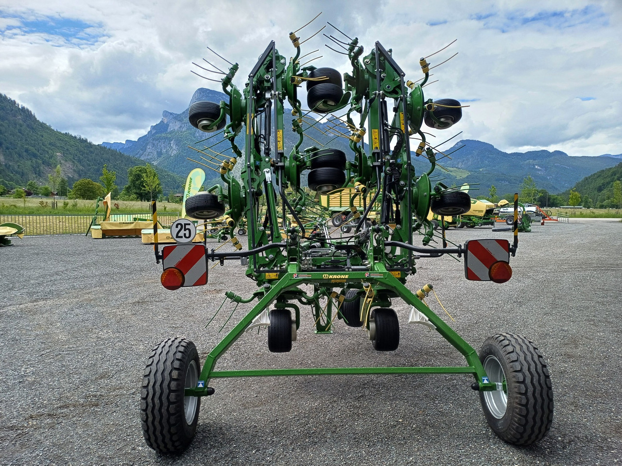 Krone Vendro T 1020 (23756) - Faneuse: photos 4 Krone Vendro T 1020 (23756) - Faneuse: photos 4