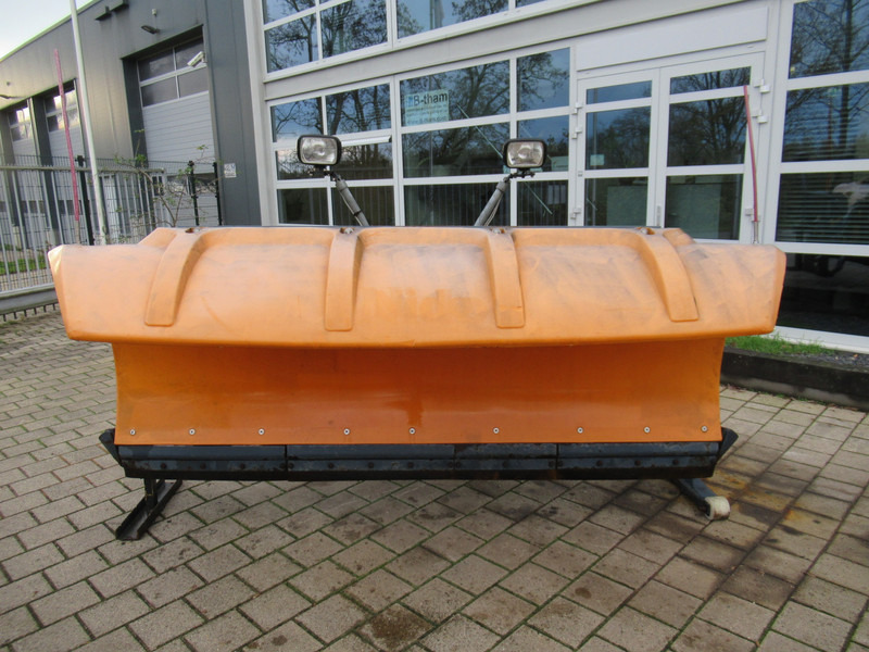 NIDO SNK 240-R EPZ 24V 270CM Schneepflug Snow Plow Sneeuwploeg - Engin de déneigement: photos 2 NIDO SNK 240-R EPZ 24V 270CM Schneepflug Snow Plow Sneeuwploeg - Engin de déneigement: photos 2