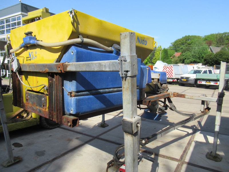 NIDO STRATOS B11K-24 PCXN350 1,1M3 + 500L Rotopower Salzstreuer Salt Spreader Zoutstrooier - Epandeur de sable: photos 2 NIDO STRATOS B11K-24 PCXN350 1,1M3 + 500L Rotopower Salzstreuer Salt Spreader Zoutstrooier - Epandeur de sable: photos 2