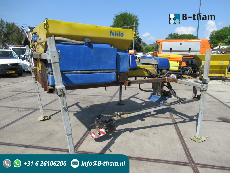 NIDO STRATOS B11K-24 PCXN350 1,1M3 + 500L Rotopower Salzstreuer Salt Spreader Zoutstrooier - Epandeur de sable: photos 1 NIDO STRATOS B11K-24 PCXN350 1,1M3 + 500L Rotopower Salzstreuer Salt Spreader Zoutstrooier - Epandeur de sable: photos 1