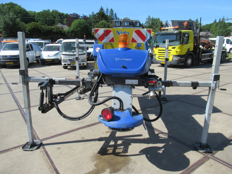 NIDO Stratos B08L-24 PCLN-350 Roto-power 0,8m3 + 350L Salzstreuer Saltspreader - Epandeur de sable: photos 5 NIDO Stratos B08L-24 PCLN-350 Roto-power 0,8m3 + 350L Salzstreuer Saltspreader - Epandeur de sable: photos 5
