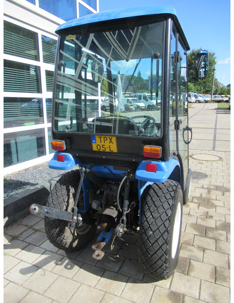 New Holland TC21D 4WD 4x4 Cabine Verwarming - Tracteur agricole: photos 4 New Holland TC21D 4WD 4x4 Cabine Verwarming - Tracteur agricole: photos 4