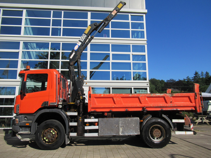 Scania P 114 CB 4x4 HZ 340 3-W. Tipper - 3-S. Kipper + HMF 1063 Crane Kran - Camion benne, Camion grue: photos 4 Scania P 114 CB 4x4 HZ 340 3-W. Tipper - 3-S. Kipper + HMF 1063 Crane Kran - Camion benne, Camion grue: photos 4