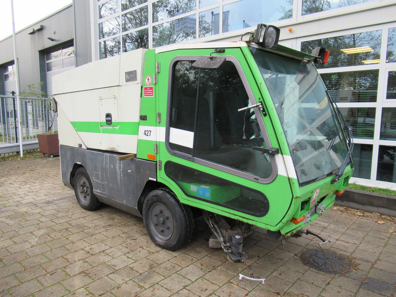 TENNANT HMF 214 Veegmachine, DEFECT / FOR PARTS - Balayeuse de voirie: photos 2 TENNANT HMF 214 Veegmachine, DEFECT / FOR PARTS - Balayeuse de voirie: photos 2