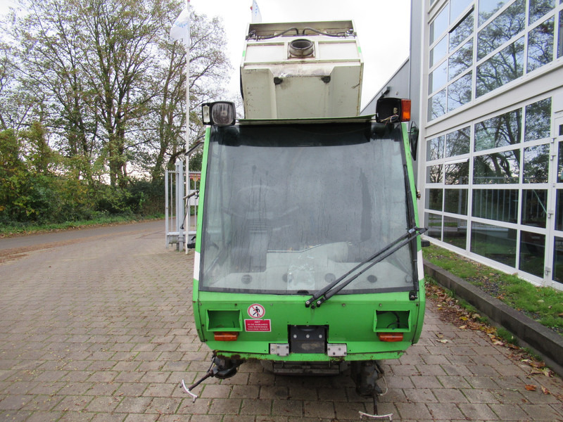 TENNANT HMF 214 Veegmachine, DEFECT / FOR PARTS - Balayeuse de voirie: photos 3 TENNANT HMF 214 Veegmachine, DEFECT / FOR PARTS - Balayeuse de voirie: photos 3