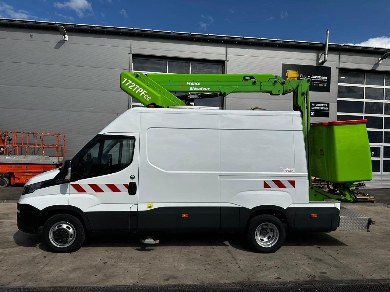 Iveco Daily 50C18 Hi-Matic/17m/Euro6/2-Punkt - Camion avec nacelle: photos 2 Iveco Daily 50C18 Hi-Matic/17m/Euro6/2-Punkt - Camion avec nacelle: photos 2