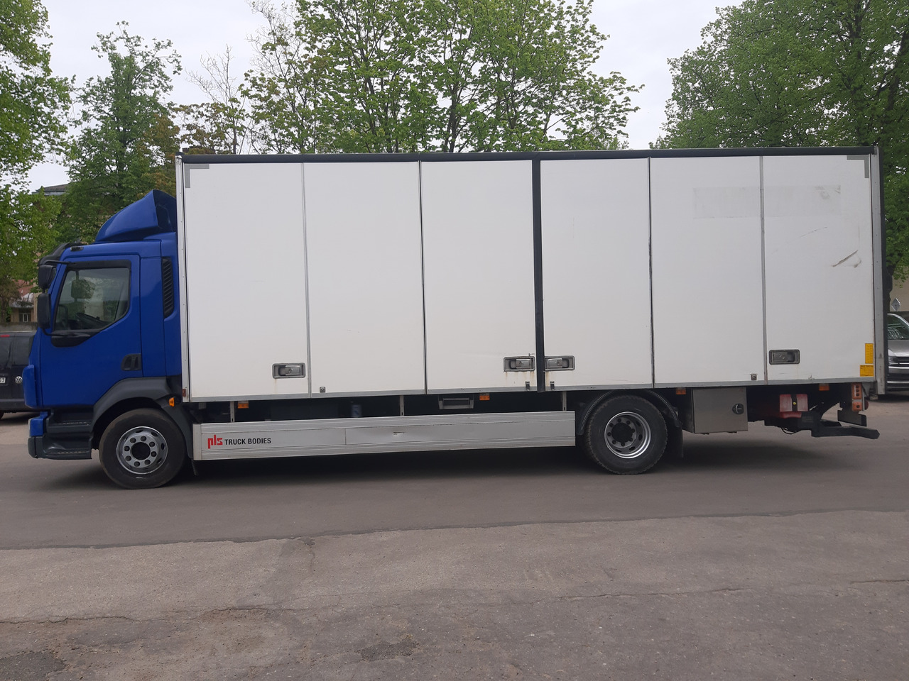 VOLVO FL - Camion fourgon: photos 2 VOLVO FL - Camion fourgon: photos 2