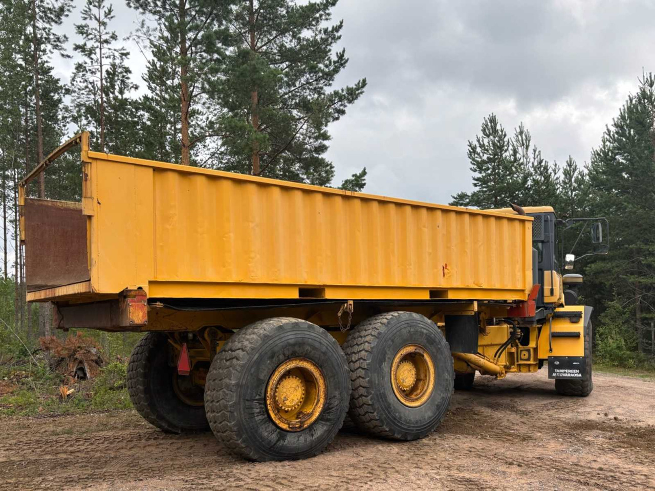 Dump Truck Bell B25D 6x6 - Tombereau articulé: photos 5 Dump Truck Bell B25D 6x6 - Tombereau articulé: photos 5