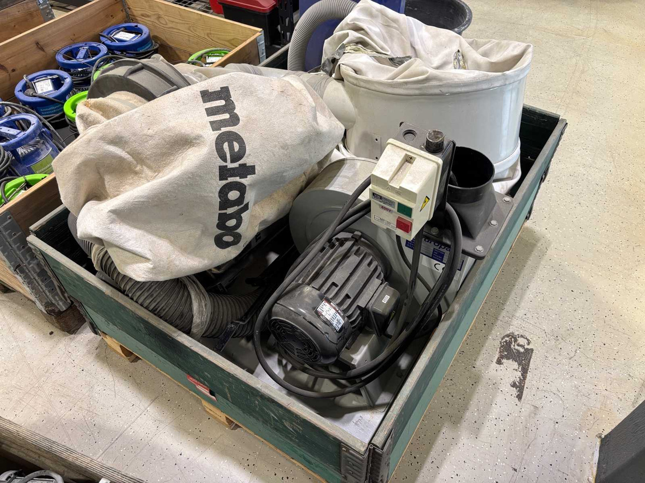 Dust vacuum cleaner Metabo Spa 1101 - Aspirateur industriel: photos 1 Dust vacuum cleaner Metabo Spa 1101 - Aspirateur industriel: photos 1
