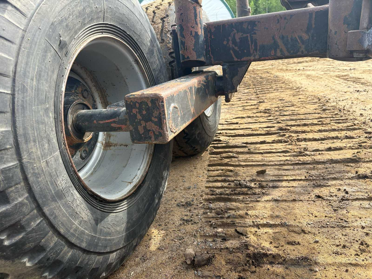 Forest trailer with Cartridge 755 crane - Remorque forestière: photos 5 Forest trailer with Cartridge 755 crane - Remorque forestière: photos 5