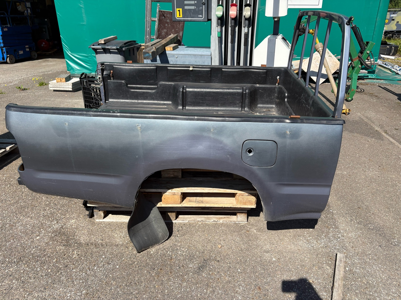 Hilux 170 platform - Carrosserie plateau: photos 2 Hilux 170 platform - Carrosserie plateau: photos 2