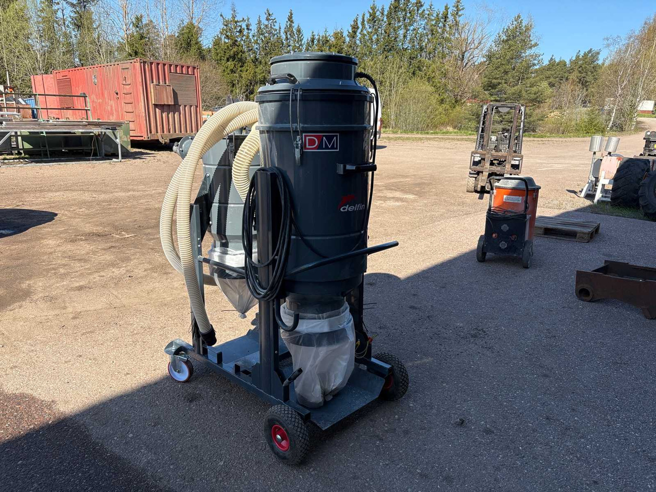 Industrial vacuum cleaner Delfin DM3 - Aspirateur industriel: photos 3 Industrial vacuum cleaner Delfin DM3 - Aspirateur industriel: photos 3
