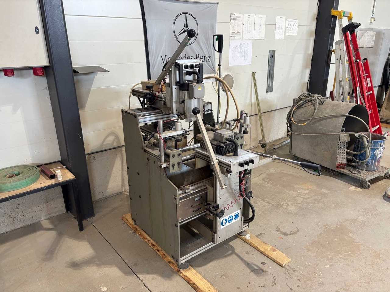 Three-spindle copy milling cutter P macchine s.r.l 03P - Fraiseuse: photos 2 Three-spindle copy milling cutter P macchine s.r.l 03P - Fraiseuse: photos 2