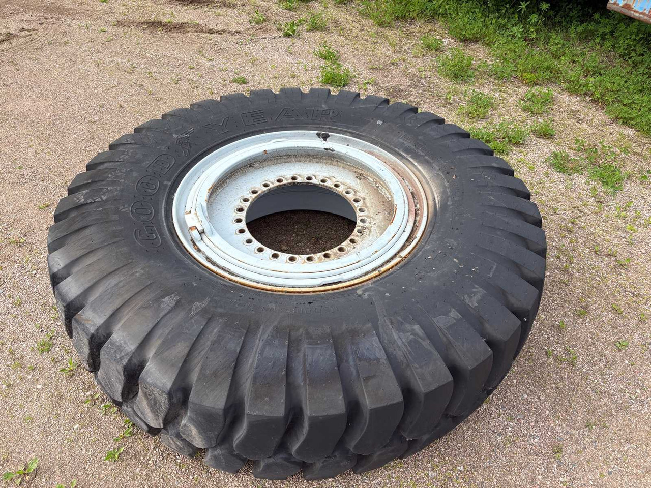 Tyre Goodyear 18.00 R33 1pc - Pneu: photos 3 Tyre Goodyear 18.00 R33 1pc - Pneu: photos 3