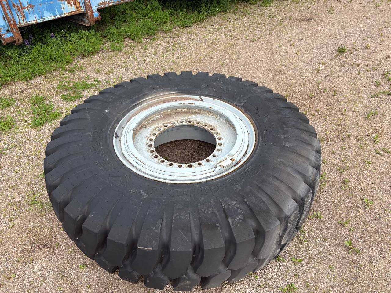 Tyre Goodyear 18.00 R33 1pc - Pneu: photos 2 Tyre Goodyear 18.00 R33 1pc - Pneu: photos 2