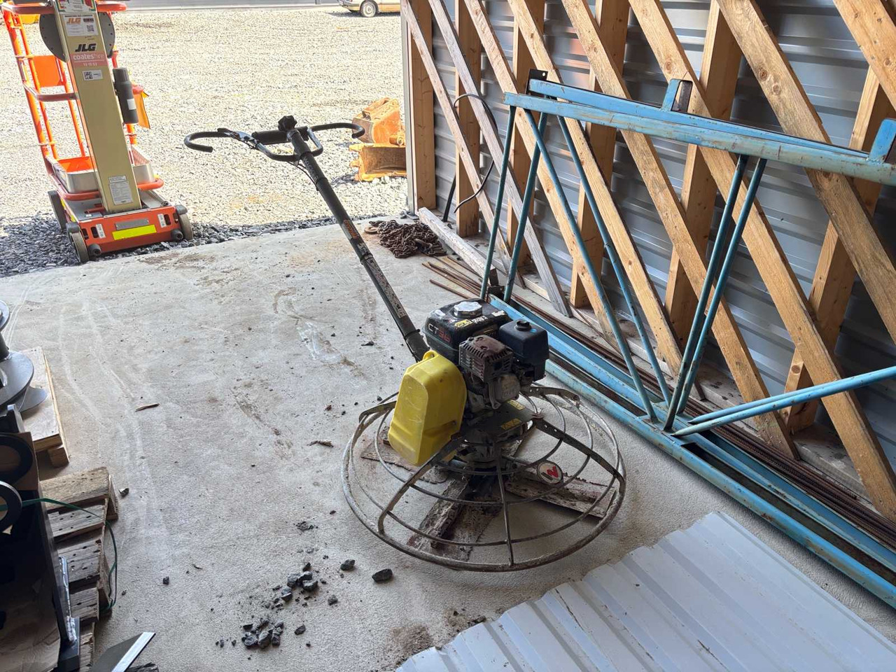Wacker Neuson Trowel CT 36-5A concrete grinder - Truelle mécanique: photos 3 Wacker Neuson Trowel CT 36-5A concrete grinder - Truelle mécanique: photos 3