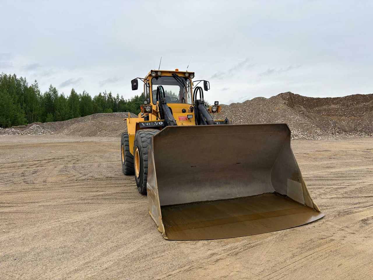 Wheel loader Volvo BM L120 - Chargeuse sur pneus: photos 5 Wheel loader Volvo BM L120 - Chargeuse sur pneus: photos 5
