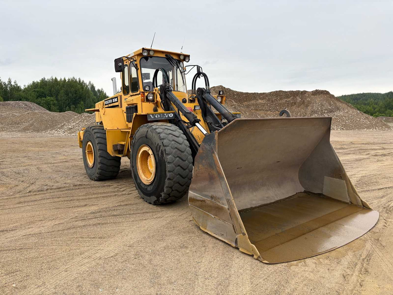 Wheel loader Volvo BM L120 - Chargeuse sur pneus: photos 4 Wheel loader Volvo BM L120 - Chargeuse sur pneus: photos 4