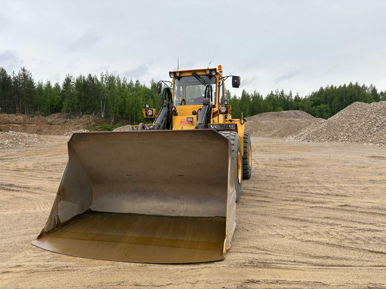 Wheel loader Volvo BM L120 - Chargeuse sur pneus: photos 3 Wheel loader Volvo BM L120 - Chargeuse sur pneus: photos 3