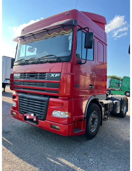 DAF XF 95 430 Manual - Tracteur portuaire: photos 1 DAF XF 95 430 Manual - Tracteur portuaire: photos 1