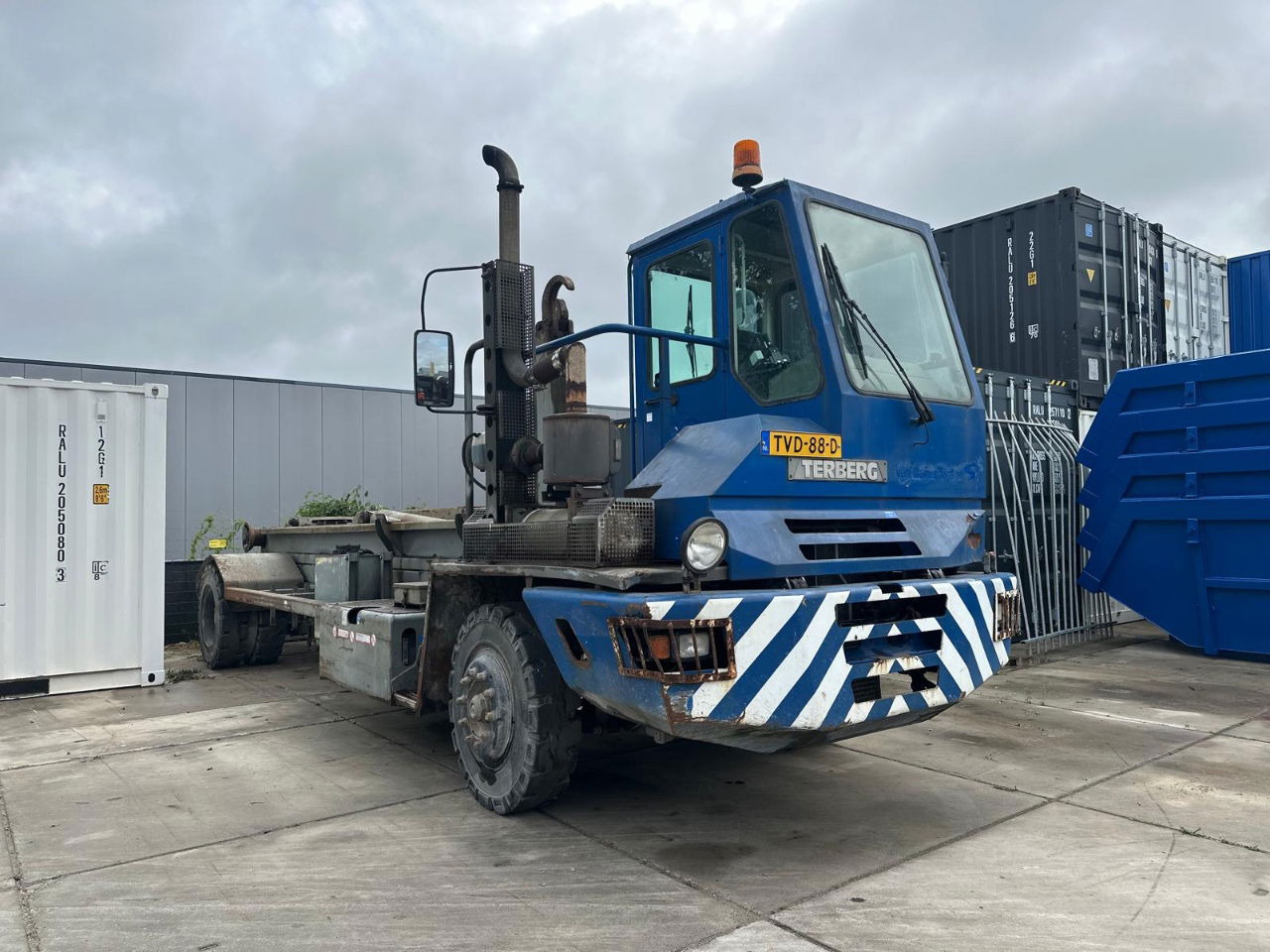 Terberg YT 180 VDL haakarm - Tracteur portuaire: photos 1 Terberg YT 180 VDL haakarm - Tracteur portuaire: photos 1