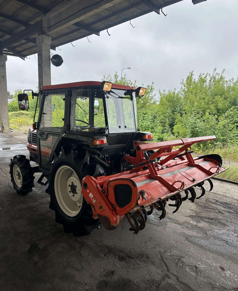 Kubota 320 - Tracteur agricole: photos 5 Kubota 320 - Tracteur agricole: photos 5